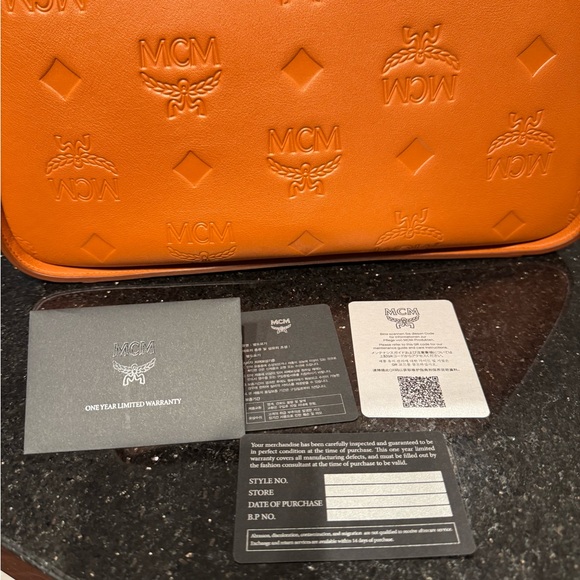 Brand new MCM leather shoulder bag - Picture 8 of 9